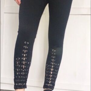 - TOPSHOP Moto Jamie eyelet lace leg High rise  Jeans! Mob jeans goth